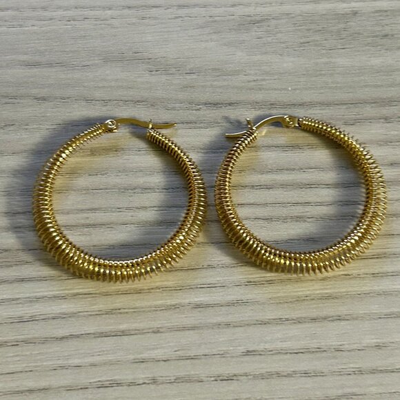 NEW Oceanus Gold Stainless Steel Hoop Earrings Coiled Wire Round Spiral Design - Picture 3 of 10